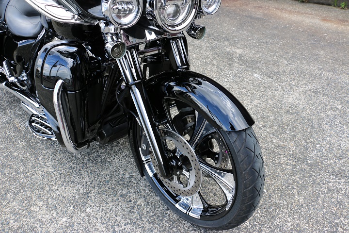 山口県下関市のCRAIZE MOTORCYCLE (クレイズモーターサイクル) のハーレー(Harley-Davidson)カスタム2012年式FLHXイメージ03